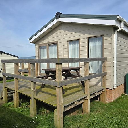 Castaways Holiday Park Hotel Bacton  ภายนอก รูปภาพ