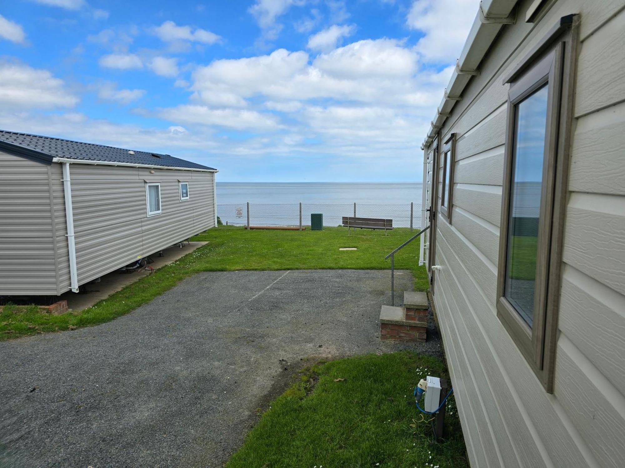 Castaways Holiday Park Hotel Bacton  ภายนอก รูปภาพ