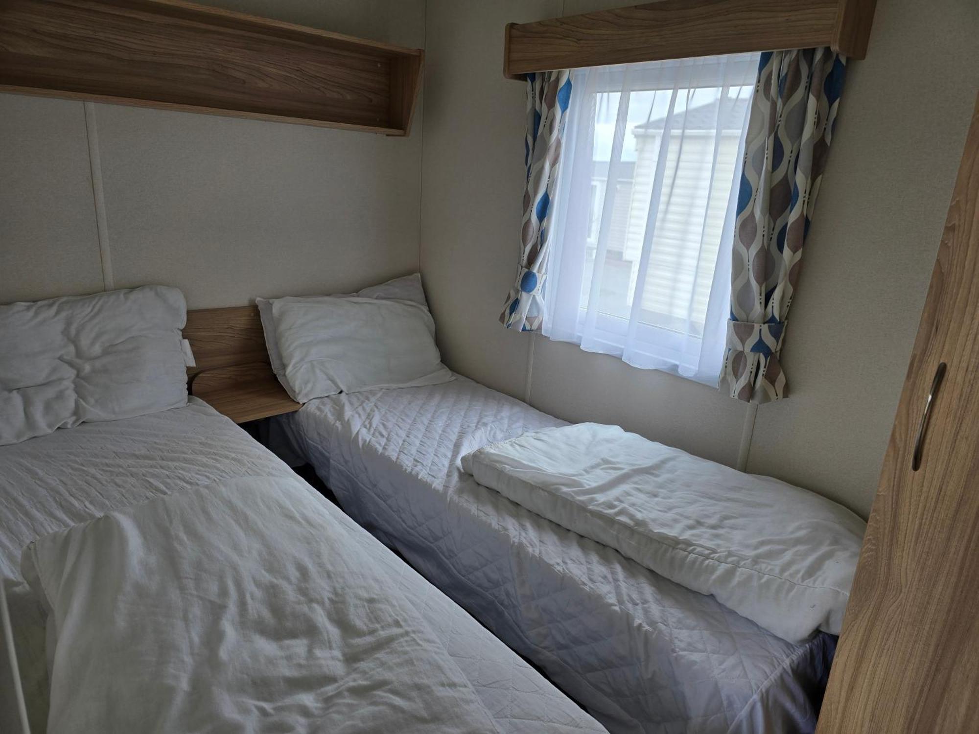 Castaways Holiday Park Hotel Bacton  ภายนอก รูปภาพ