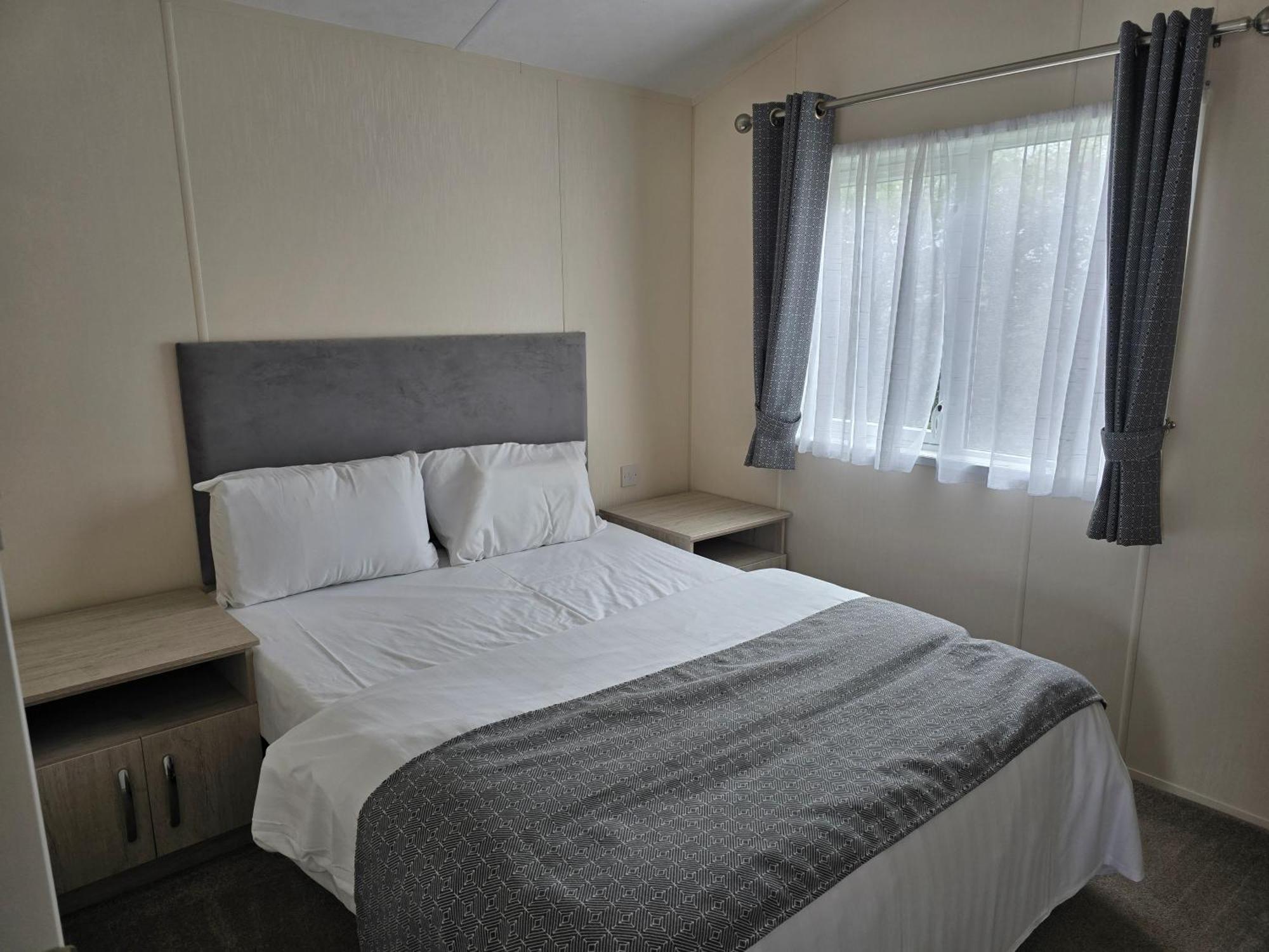 Castaways Holiday Park Hotel Bacton  ภายนอก รูปภาพ